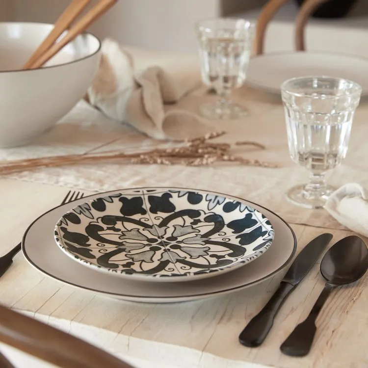 8.5" Salad Plates Set of 4