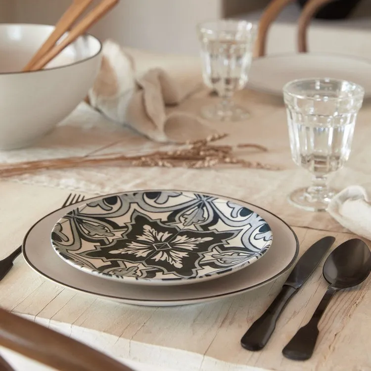 8.5" Salad Plates Set of 4