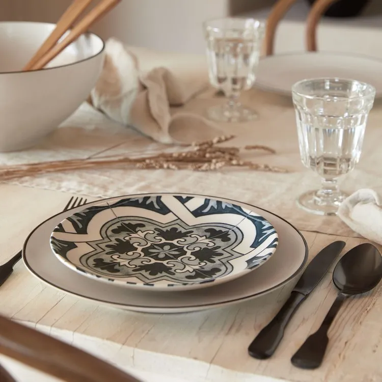 8.5" Salad Plates Set of 4