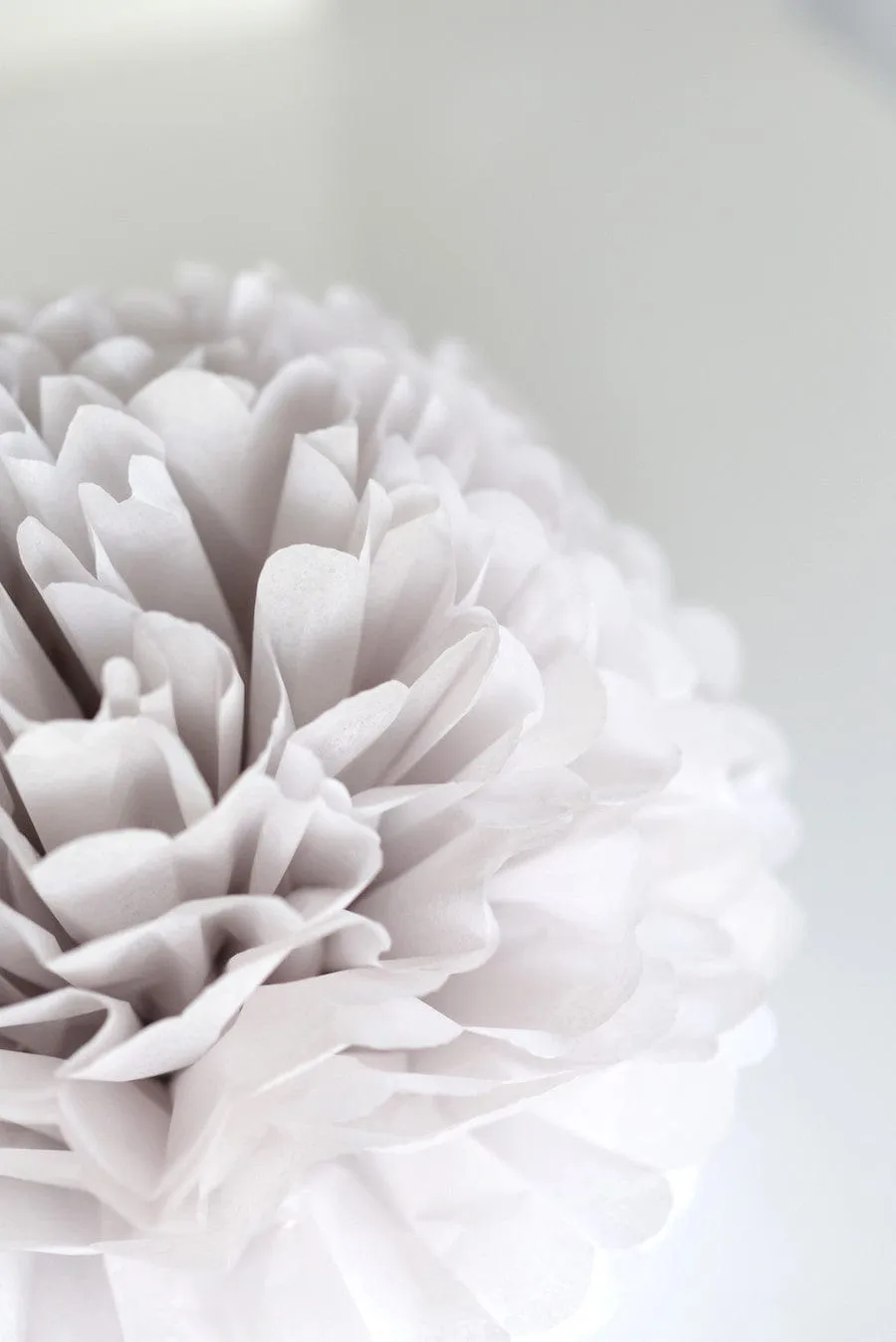 Oyster cream tissue paper pom pom